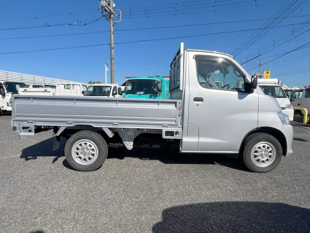 トヨタ タウンエーストラック 5BF-S413U(4WD)の写真3