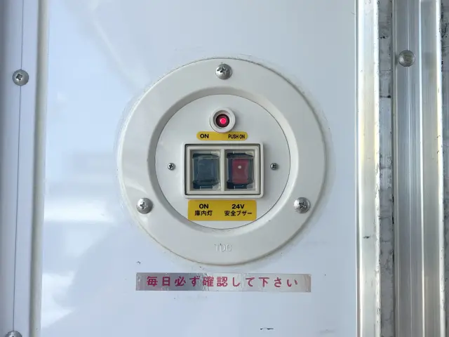 三菱 キャンター TPG-FBA20(2WD)の写真17