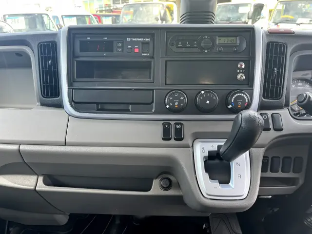 三菱 キャンター TPG-FBA20(2WD)の写真24