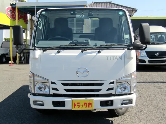 ３０００ｃｃのディーゼルターボエンジンに５ＭＴを搭載☆フル積載でも元気よく走ってくれます♪|マツダ タイタン 2RG-LHR88A(2WD)の写真2