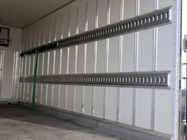 三菱 キャンター 2RG-FEB80(2WD)の写真9