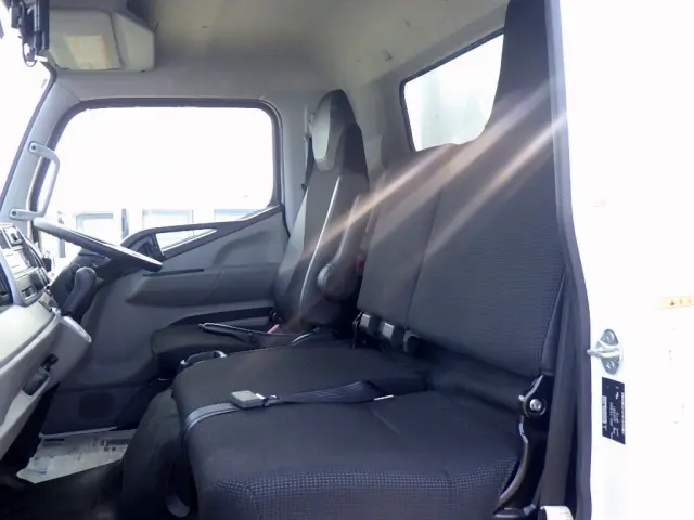 三菱 キャンター 2RG-FEB80(2WD)の写真15