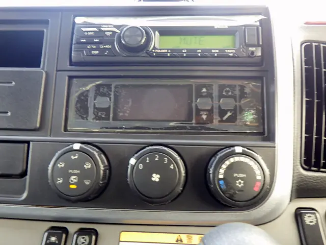 三菱 キャンター 2RG-FEB80(2WD)の写真22