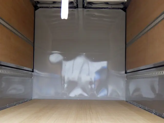 いすゞ フォワード 2RG-FRR90T4(2WD)の写真10