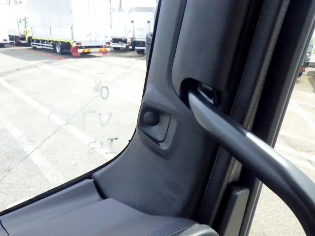 いすゞ フォワード 2RG-FRR90T4(2WD)の写真18