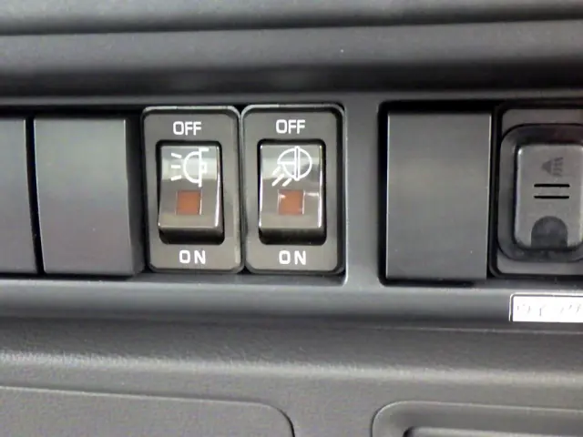 いすゞ フォワード 2RG-FRR90T4(2WD)の写真23