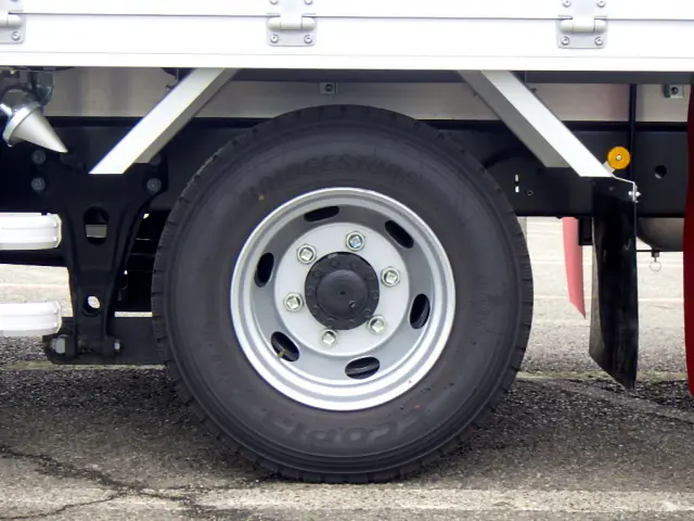 いすゞ フォワード 2RG-FRR90T4(2WD)の写真32