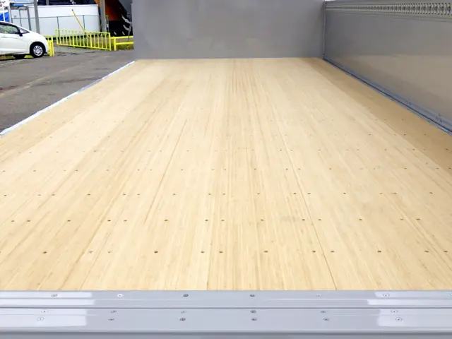 いすゞ フォワード 2RG-FRR90T4(2WD)の写真38