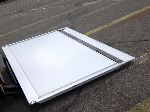 いすゞ フォワード 2RG-FRR90T4(2WD)の写真40