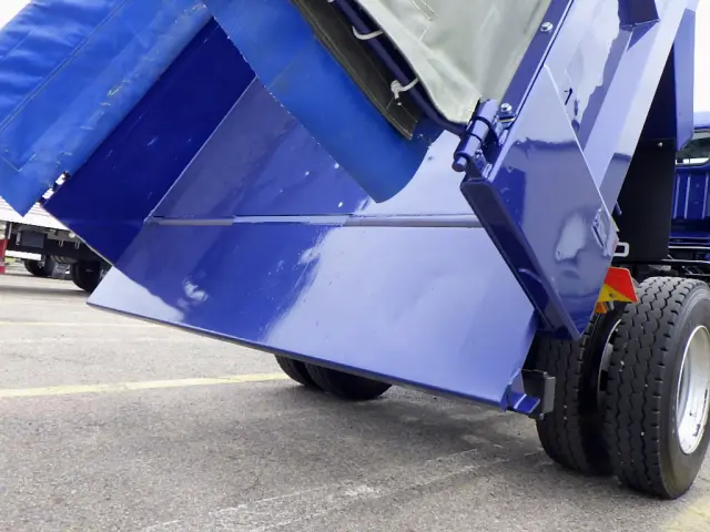 三菱 キャンター 2PG-FEBM0(2WD)の写真8