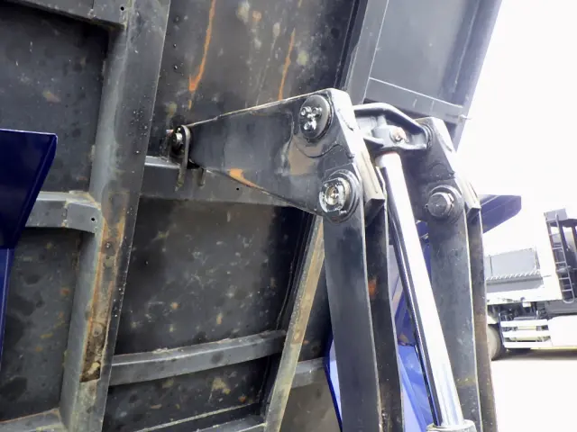 三菱 キャンター 2PG-FEBM0(2WD)の写真12