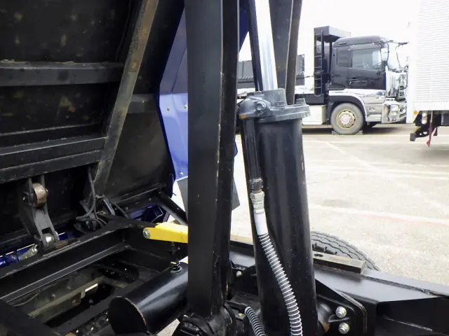 三菱 キャンター 2PG-FEBM0(2WD)の写真13