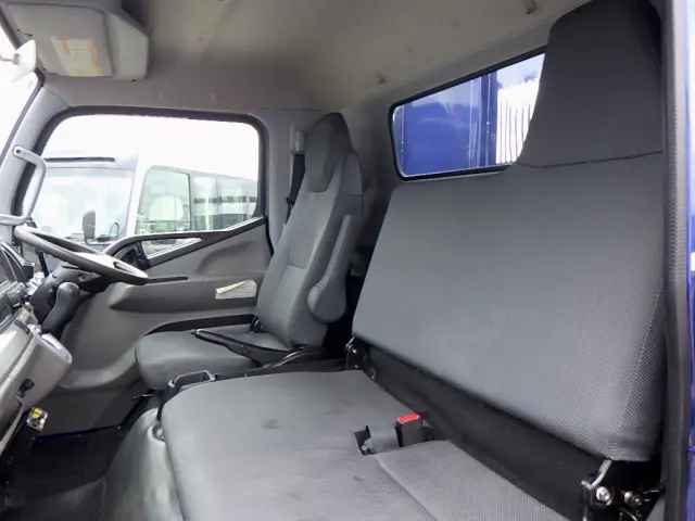 三菱 キャンター 2PG-FEBM0(2WD)の写真16