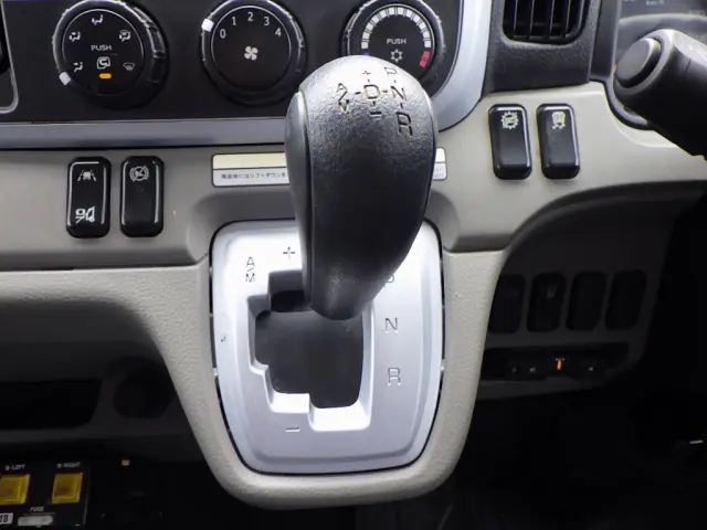 三菱 キャンター 2PG-FEBM0(2WD)の写真19