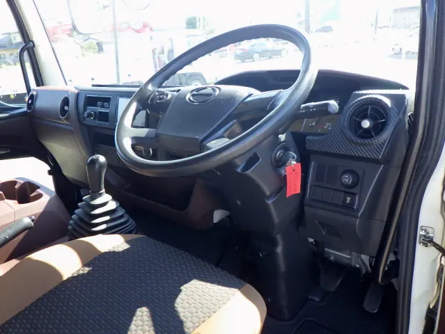 日野 レンジャー 2KG-FD2ABA(2WD)の写真46