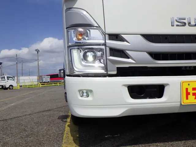 いすゞ エルフ 2RG-NNR88AR(2WD)の写真3