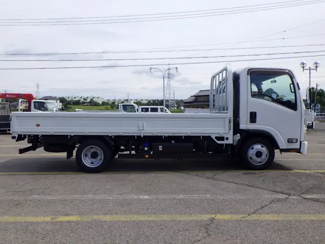いすゞ エルフ 2RG-NNR88AR(2WD)の写真5