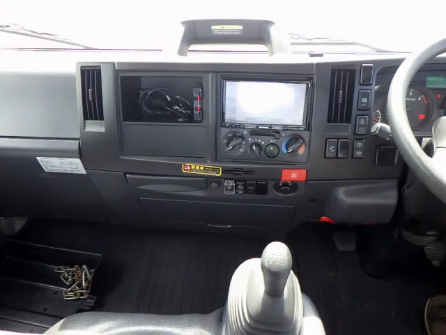 いすゞ エルフ 2RG-NNR88AR(2WD)の写真13