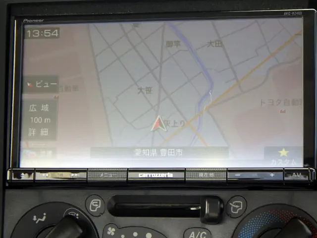 いすゞ エルフ 2RG-NNR88AR(2WD)の写真18