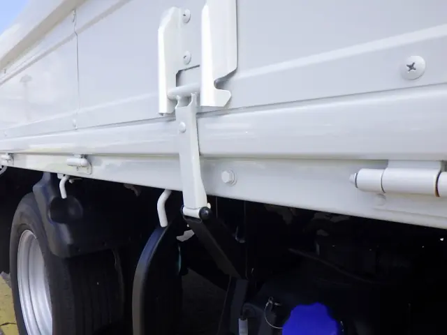 いすゞ エルフ 2RG-NNR88AR(2WD)の写真43