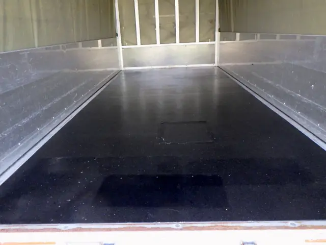 いすゞ エルフ 2RG-NMR88AR(2WD)の写真10