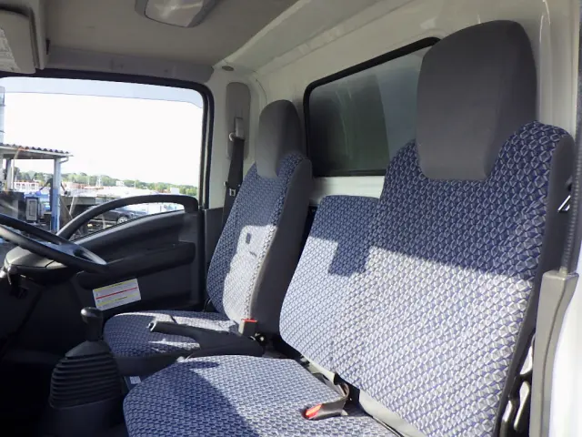 いすゞ エルフ 2RG-NMR88AR(2WD)の写真15