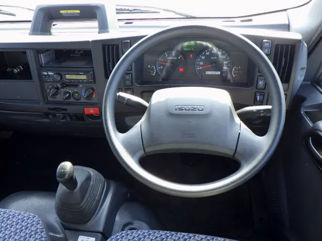 いすゞ エルフ 2RG-NMR88AR(2WD)の写真16