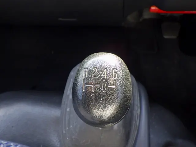 いすゞ エルフ 2RG-NMR88AR(2WD)の写真17