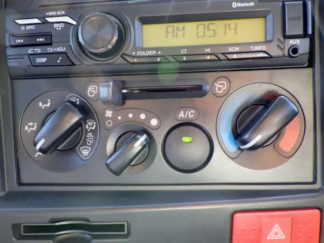 いすゞ エルフ 2RG-NMR88AR(2WD)の写真20