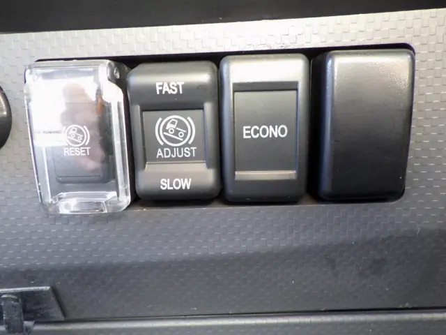 いすゞ エルフ 2RG-NMR88AR(2WD)の写真21