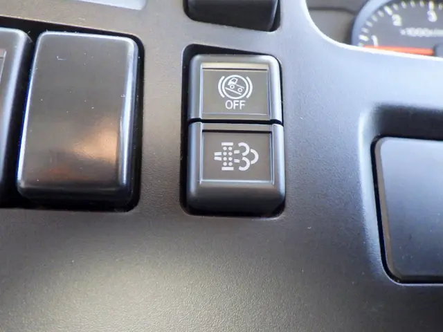 いすゞ エルフ 2RG-NMR88AR(2WD)の写真22