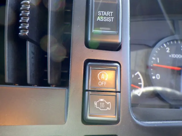 いすゞ エルフ 2RG-NMR88AR(2WD)の写真23