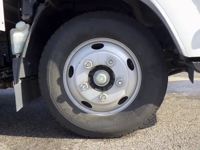 いすゞ エルフ 2RG-NMR88AR(2WD)の写真29