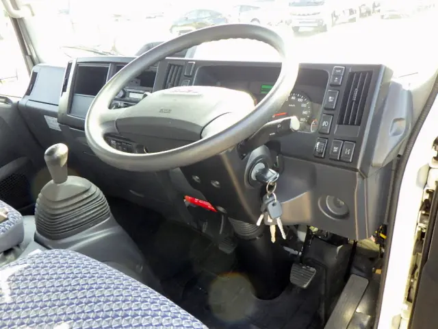 いすゞ エルフ 2RG-NMR88AR(2WD)の写真46