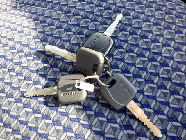 いすゞ エルフ 2RG-NMR88AR(2WD)の写真50