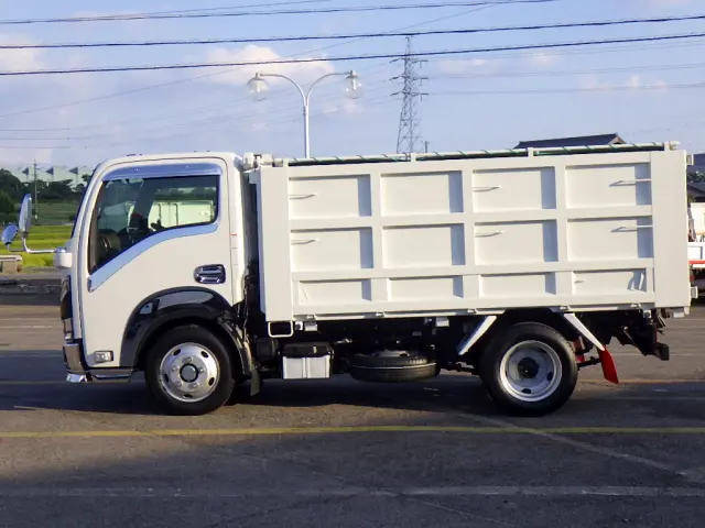 いすゞ エルフ 2RG-NJR88AM(2WD)の写真4