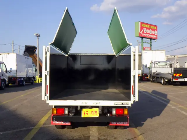 いすゞ エルフ 2RG-NJR88AM(2WD)の写真7