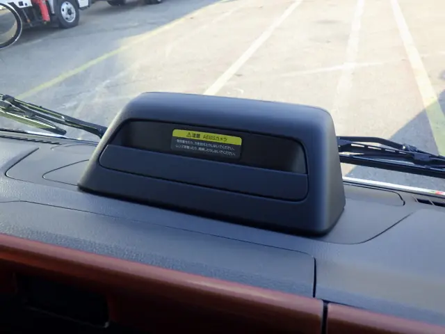 いすゞ エルフ 2RG-NJR88AM(2WD)の写真16