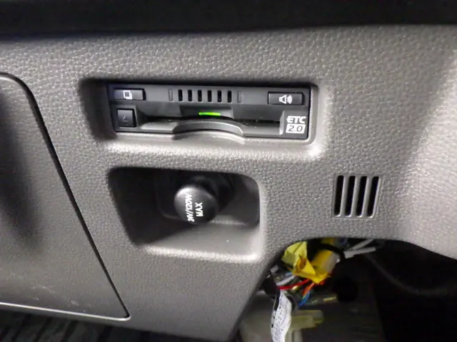 いすゞ エルフ 2RG-NJR88AM(2WD)の写真19