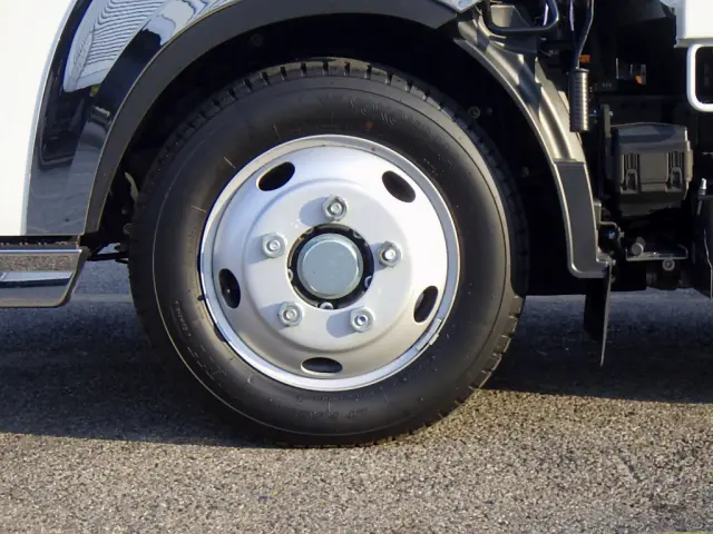 いすゞ エルフ 2RG-NJR88AM(2WD)の写真24