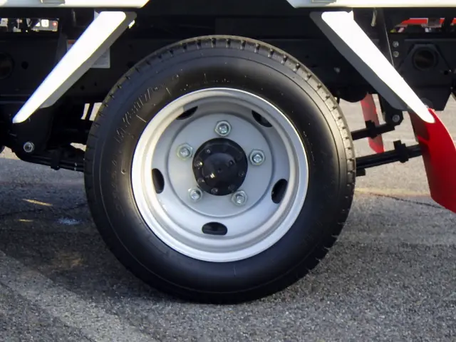 いすゞ エルフ 2RG-NJR88AM(2WD)の写真25