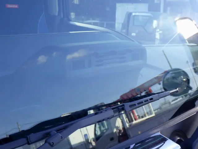 いすゞ エルフ 2RG-NJR88AM(2WD)の写真32