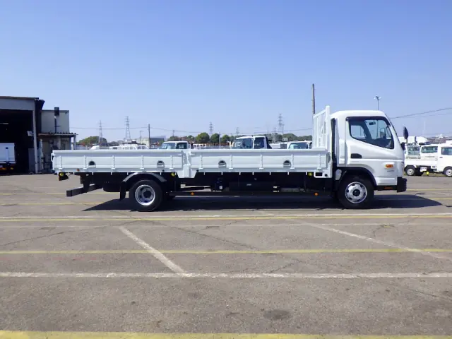 三菱 キャンター 2PG-FEDS0(2WD)の写真5