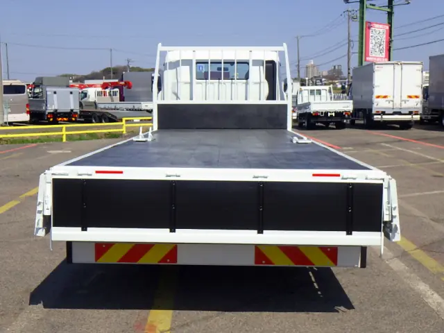 三菱 キャンター 2PG-FEDS0(2WD)の写真7