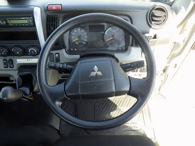 三菱 キャンター 2PG-FEDS0(2WD)の写真16