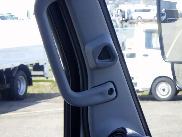 三菱 キャンター 2PG-FEDS0(2WD)の写真19
