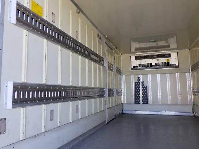 いすゞ エルフ TKG-NPR85AN(2WD)の写真9