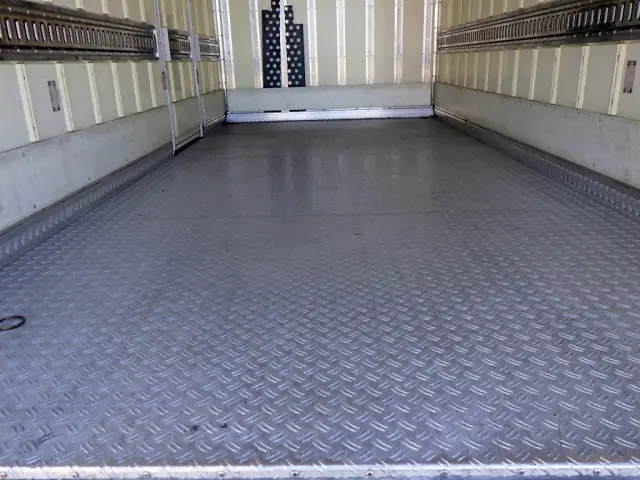 いすゞ エルフ TKG-NPR85AN(2WD)の写真11