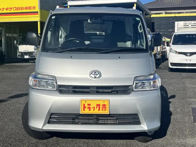 トヨタ タウンエーストラック 5BF-S403U(2WD)の写真2