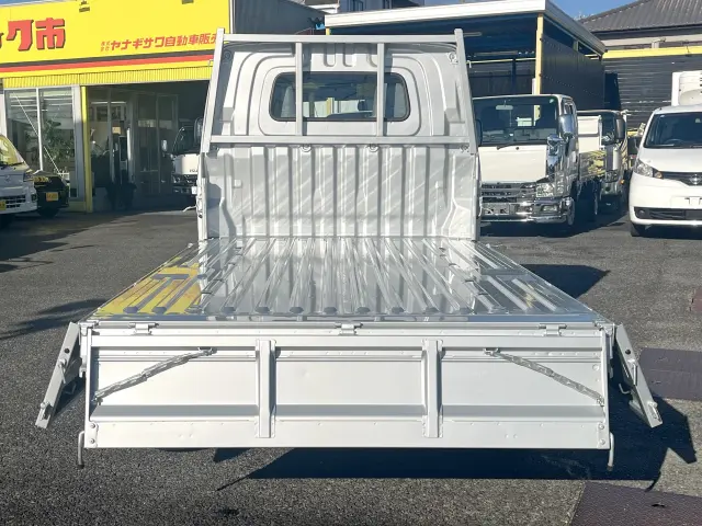 トヨタ タウンエーストラック 5BF-S403U(2WD)の写真8